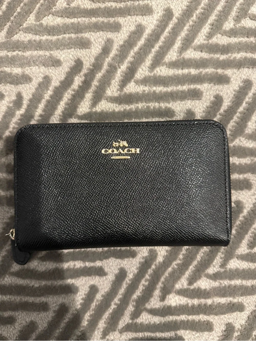 Coach Black Leather Zip-Around Wallet with Gold Logo - Picture 4 of 8